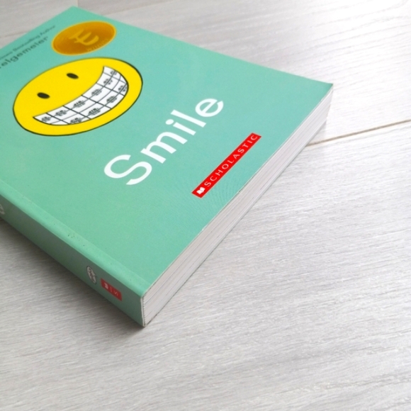 "Smile" by Raina Telgemeier, A Graphic Novel for Tweens - Picture 6 of 12